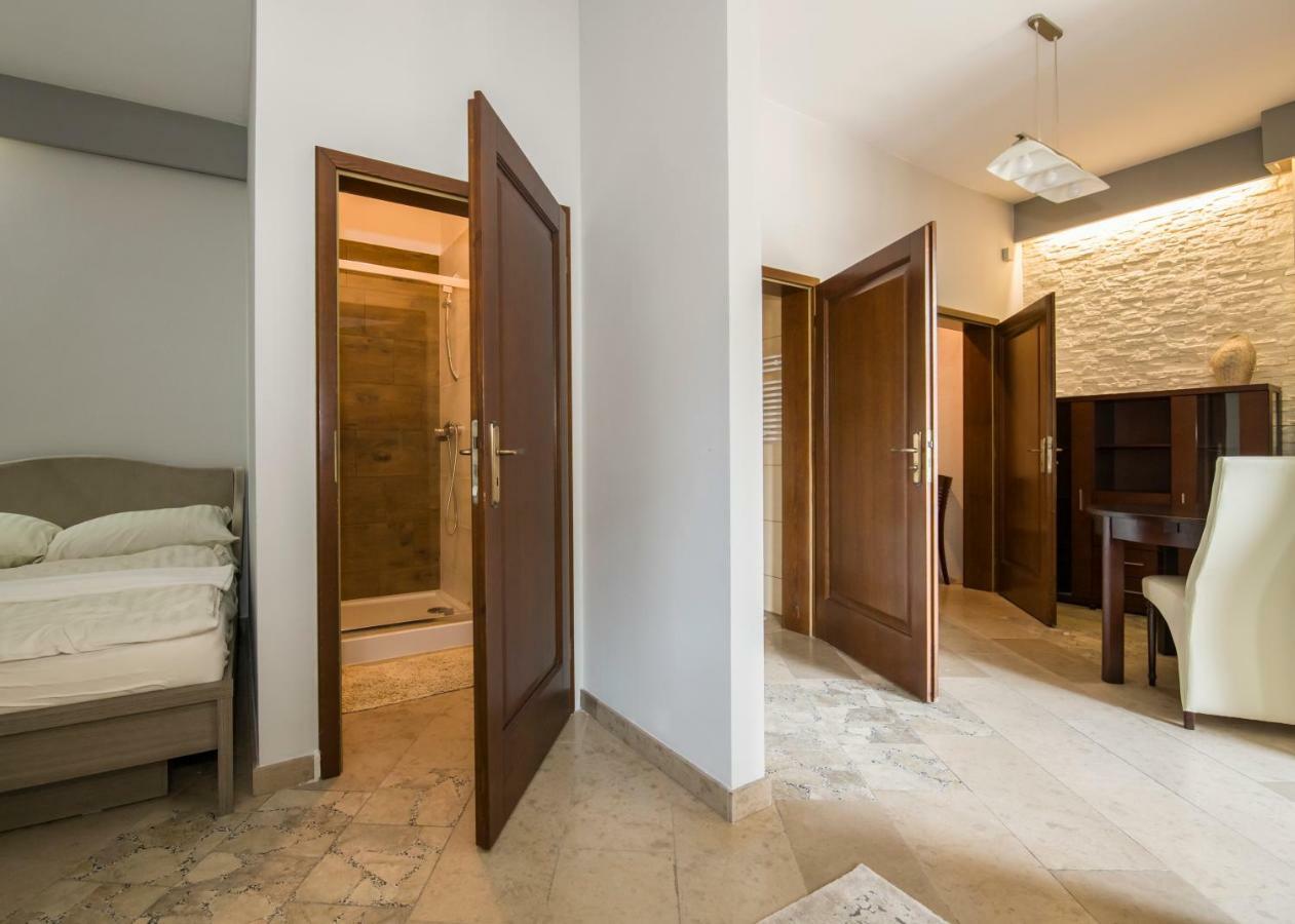 Apartamenty Na Warszawskiej Sieradz Esterno foto