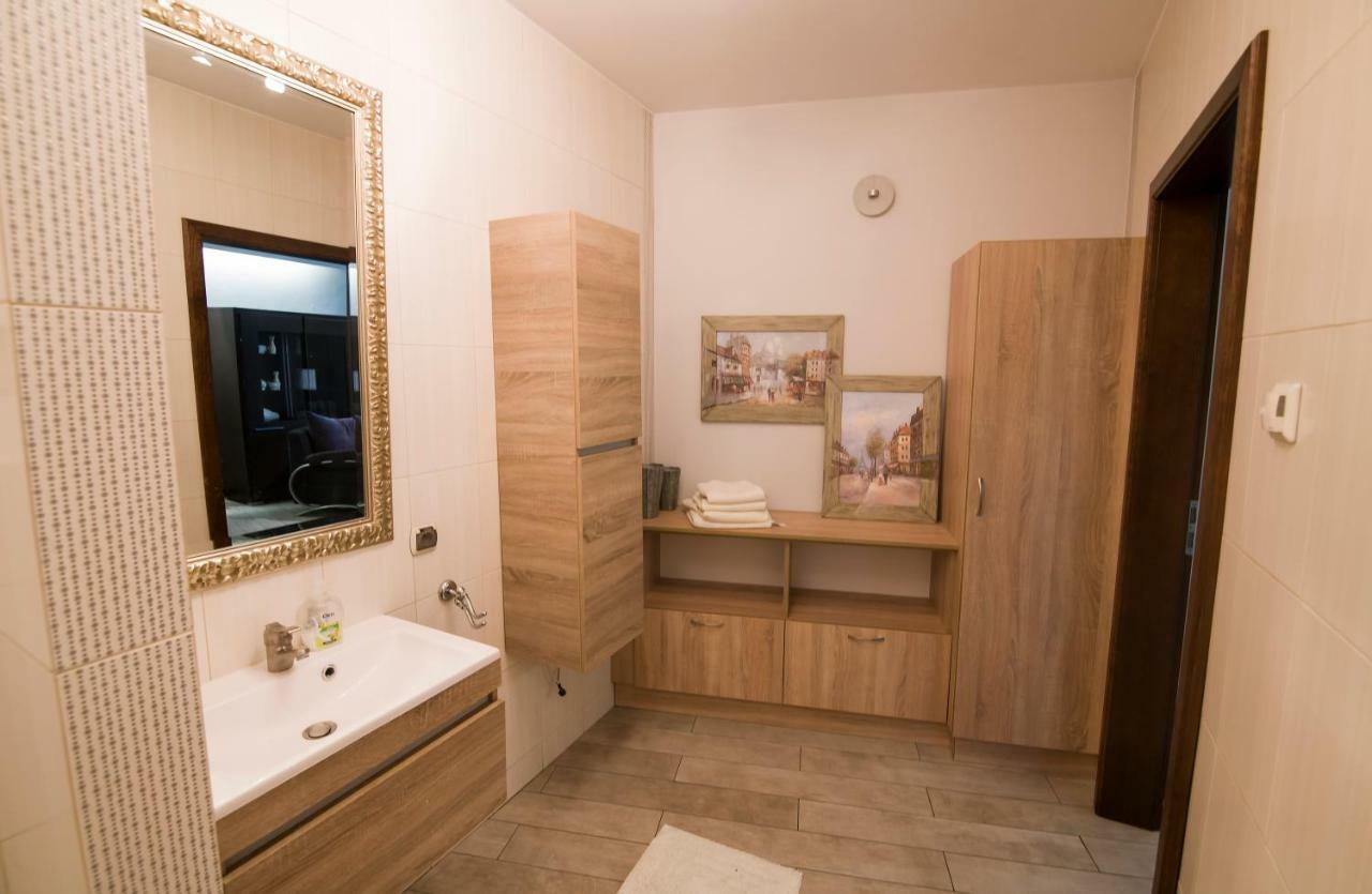 Apartamenty Na Warszawskiej Sieradz Esterno foto