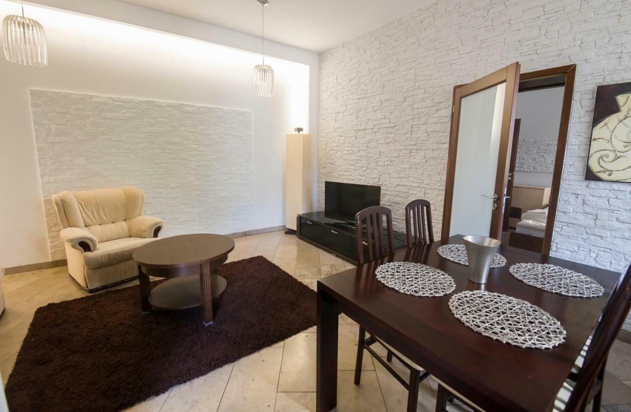 Apartamenty Na Warszawskiej Sieradz Esterno foto